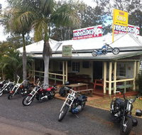 Apple Tree Creek Hotel - Suburb Australia