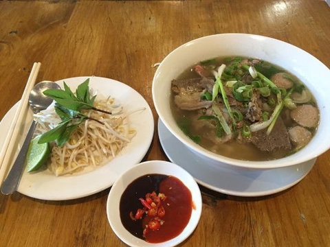Lan's Vietnamese Restaurant - Suburb Australia 0