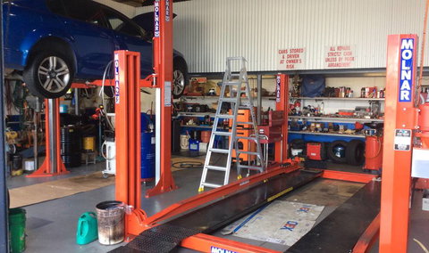 Richardson Motors - Suburb Australia 4