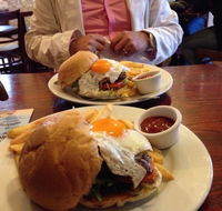 Flanagans Border Inn - Suburb Australia