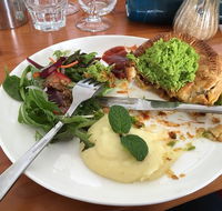 Lake Edge Cafe - Suburb Australia