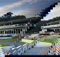 Estuary Restaurant - Suburb Australia