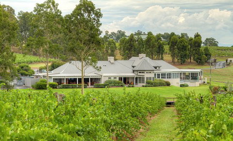 RidgeView Restaurant,Wines & Cottages - Suburb Australia 0