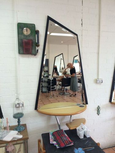 Hairdressers Unanderra NSW Suburb Australia