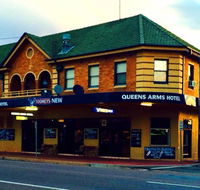 Queens Arms Hotel - Suburb Australia