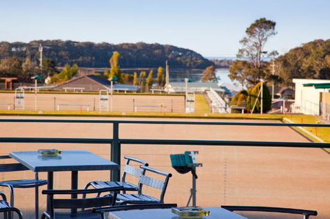 Lake View Grill @ Club Dalmeny - Suburb Australia 0