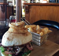 Vandenburg Hotel Restaurant - Suburb Australia