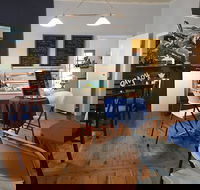Jayes Gallery and Cafe - Suburb Australia