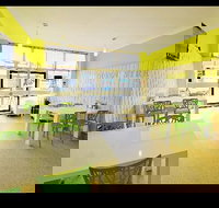 Queen Street Cafe  Takeaway - Suburb Australia