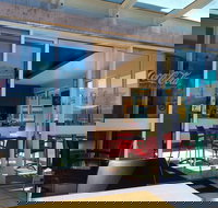 Pete's Upton St. Brasserie - Suburb Australia