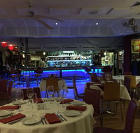 La Piazza Bar  Restaurant - Suburb Australia