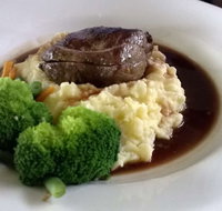 Tucker Inn Bistro - Suburb Australia