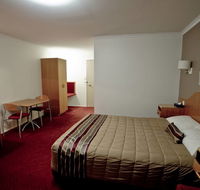 Centrepoint Motor Inn - Suburb Australia