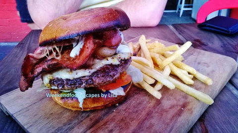 3 Monkeys Cafe - Suburb Australia 0