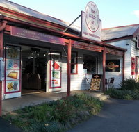 Mogo Fudge and Ice Cream /  Courtyard Cafe / Lots of Lollies Mogo - Suburb Australia
