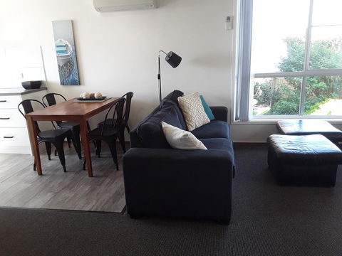 Narooma Golfers Lodge - Suburb Australia 21