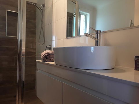 Narooma Golfers Lodge - Suburb Australia 24