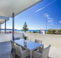Beachfront Apartment Unit 2 - Suburb Australia