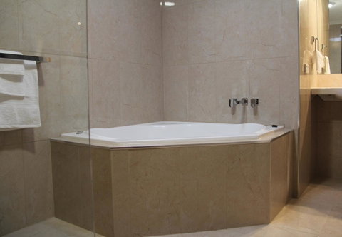 Lure Bed And Breakfast - Suburb Australia 7