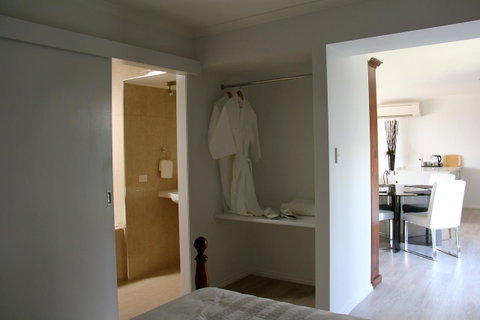 Lure Bed And Breakfast - Suburb Australia 5