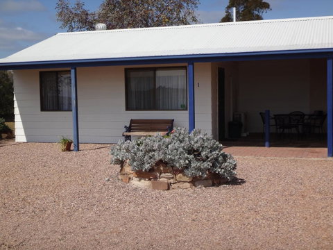 Windana Cottages - Suburb Australia 16