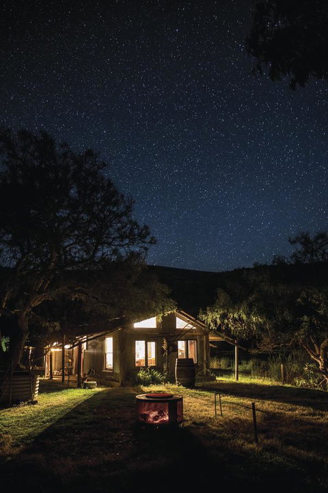 Life-time Private Retreats - Suburb Australia 4