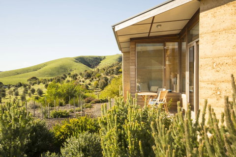 Life-time Private Retreats - Suburb Australia 12