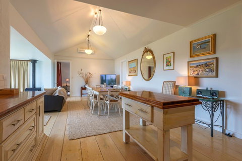 Life-time Private Retreats - Suburb Australia 1