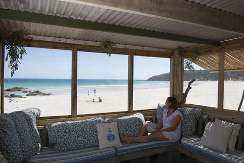 Life-time Private Retreats - Suburb Australia 7