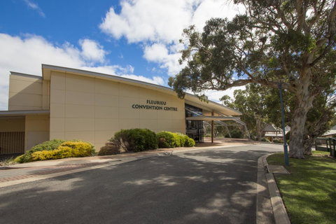 New Terry Hotel & Golf Resort - Suburb Australia 14