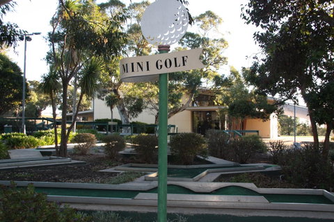 New Terry Hotel & Golf Resort - Suburb Australia 16