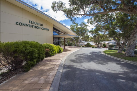 New Terry Hotel & Golf Resort - Suburb Australia 15
