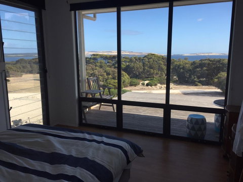 Wallaby Retreat - Suburb Australia 5