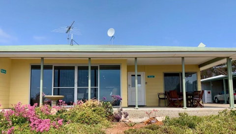 Emu Bay Holiday Homes - Suburb Australia 25