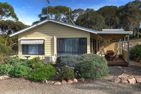 Emu Bay Holiday Homes - Suburb Australia 2