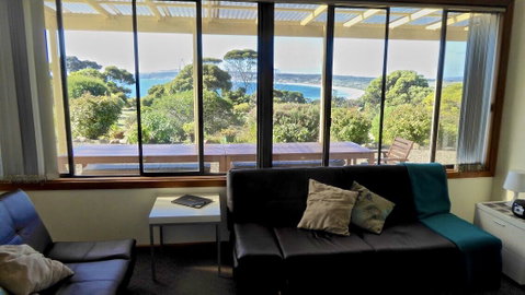 Emu Bay Holiday Homes - Suburb Australia 9