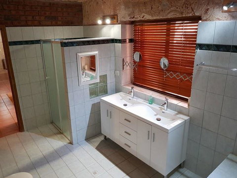 Zen Underground B&B - Suburb Australia 14