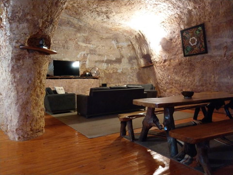 Zen Underground B&B - Suburb Australia 4