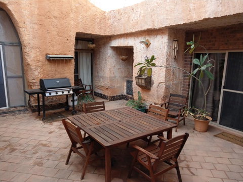 Zen Underground B&B - Suburb Australia 7