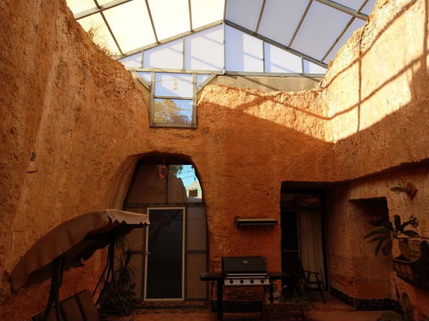 Zen Underground B&B - Suburb Australia 8
