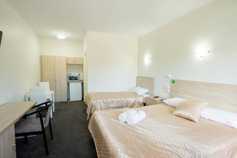Jacksons Motor Inn - Suburb Australia 14