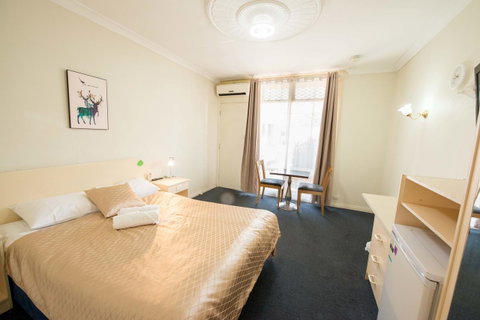 Jacksons Motor Inn - Suburb Australia 5