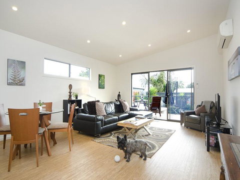 Seagrass Villas - Suburb Australia 13