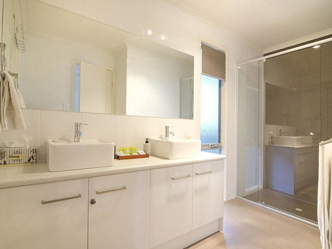 Seagrass Villas - Suburb Australia 12