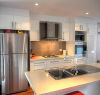 Home On Torrens - Suburb Australia