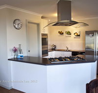 Admirals Inn - Suburb Australia