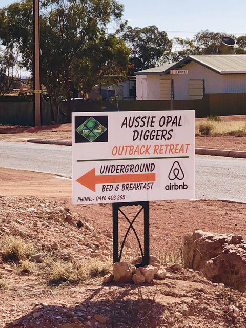 Aussie Opal Diggers Outback Retreat-Undergound - Suburb Australia 24