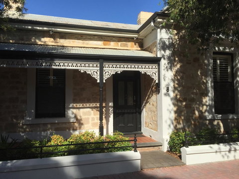 8 Osborne - Suburb Australia 0
