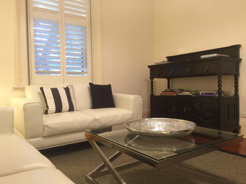 8 Osborne - Suburb Australia 8