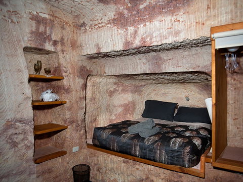 Ali's Underground - Suburb Australia 9